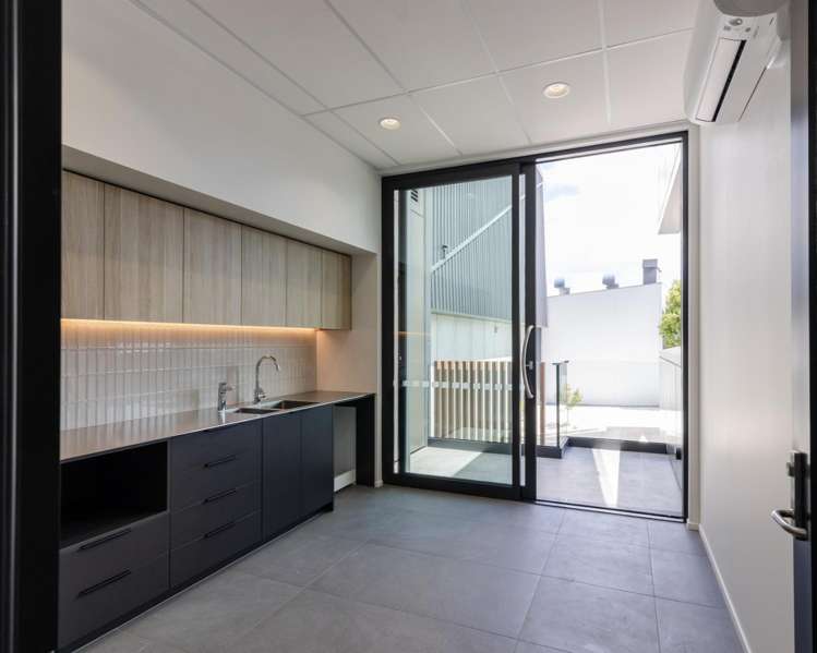 7-23 Cain Road Penrose_6