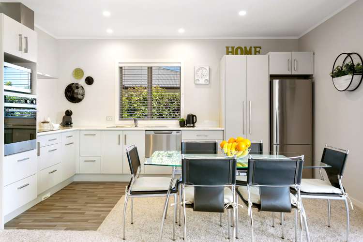 3 Maison Way Rangatira Park_7