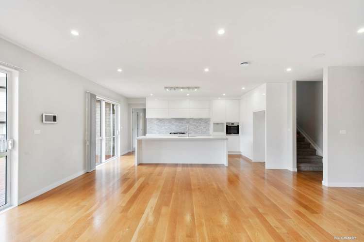 77 Golden Morning Drive Albany Heights_3