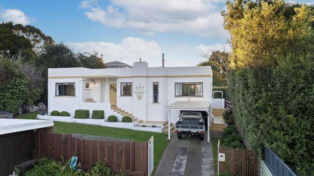 Character, Comfort & Golf Course Living