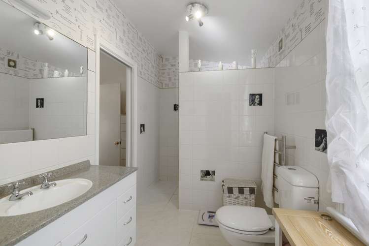 21 Mitchells Road Bankside_11