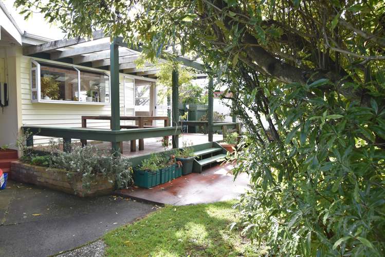 15 Clifton Avenue Carterton_23