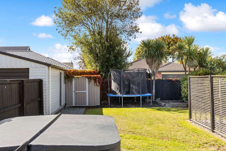 8 Gilwell Street Burwood_15