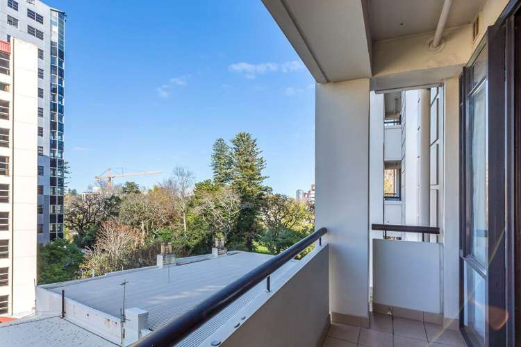 9k/14 Waterloo Quadrant Auckland Central_16