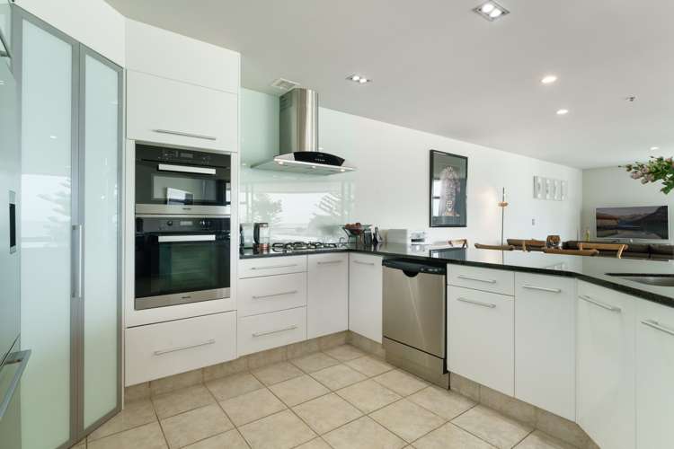 5b/1 Marine Parade Mount Maunganui_13