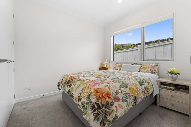 19 & 19A Surf View Crescent Red Beach_19