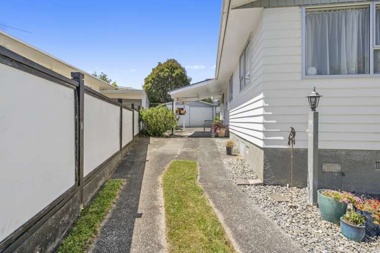 8 Omaha Grove Totara Park_11