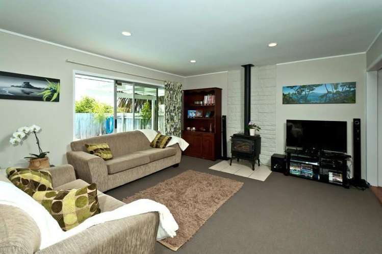 607 Beach Road Rothesay Bay_12