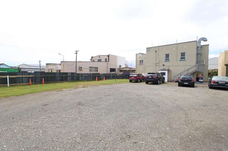 40 Gore Street + 41 Barrow Street Bluff_53