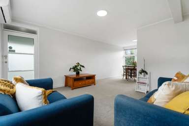 3/27 Piccadilly Place_2