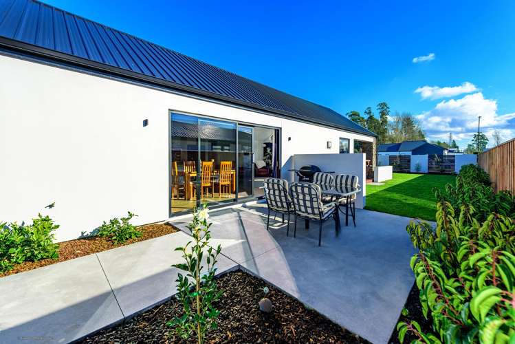 10 Benashet Drive Lincoln_28