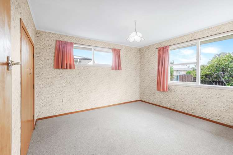 48 Southsea Crescent Silverdale_13