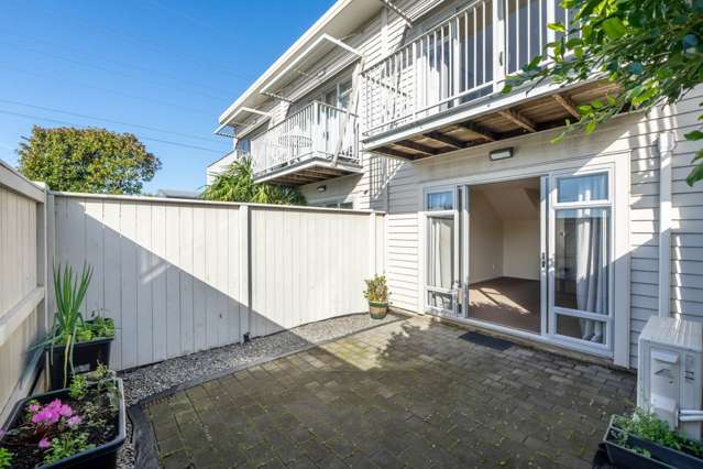 Low-Maintenance Lifestyle on the City Fringe