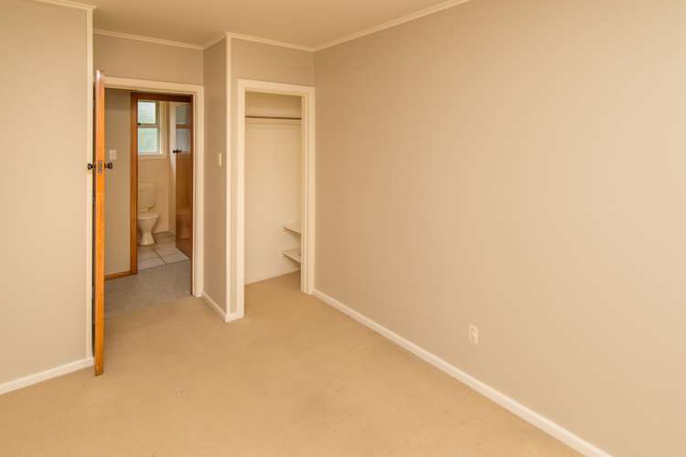 4 King Street Chertsey_10