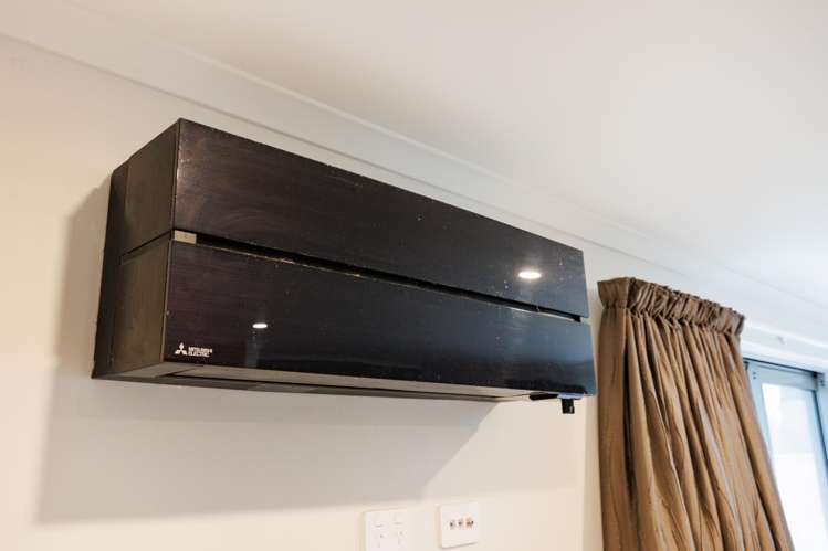 16a Rayner Lane Marton_27