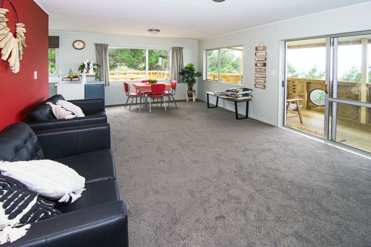 16 Sandy Bay Drive Mataikona_5