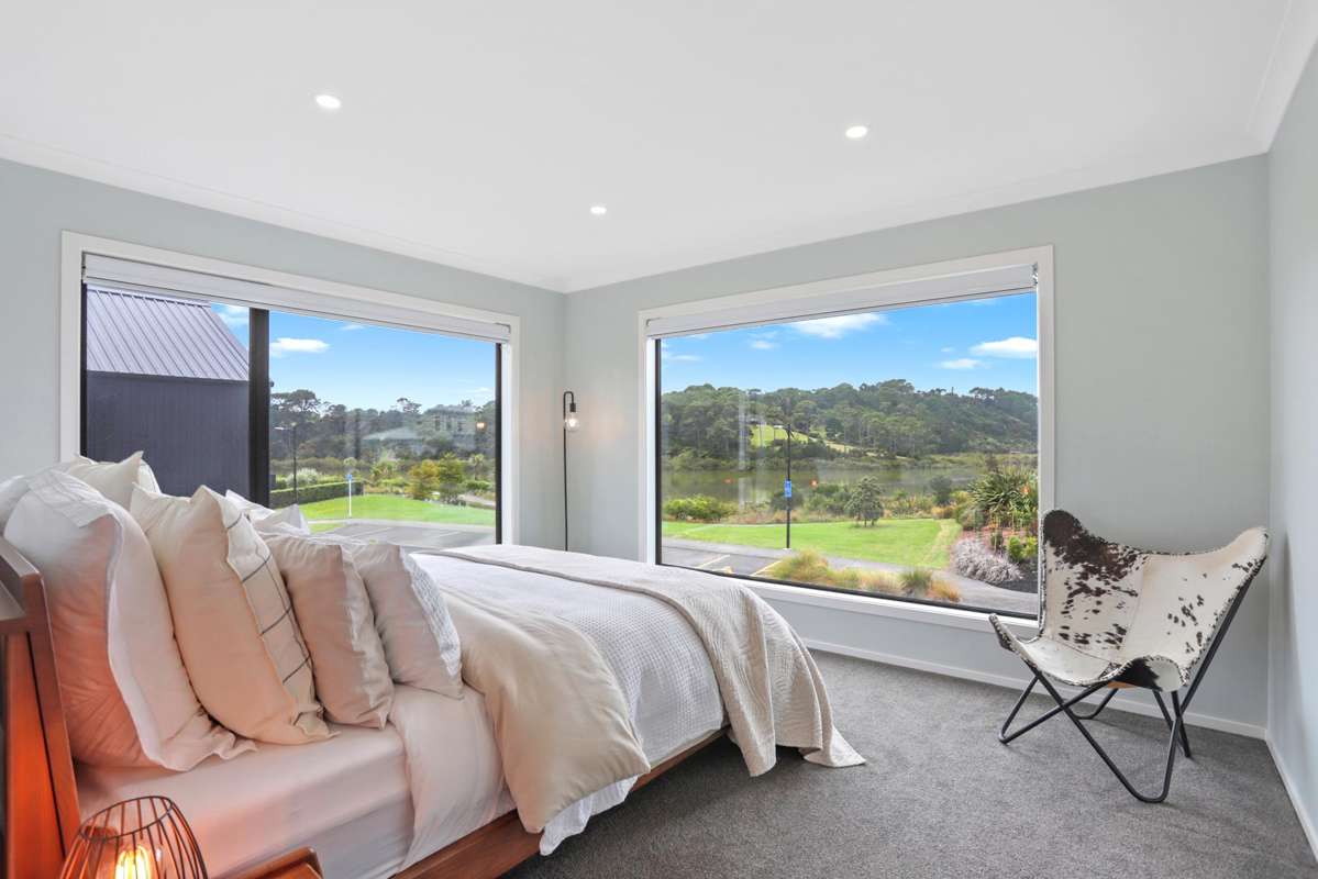 15 William Blake Way_5