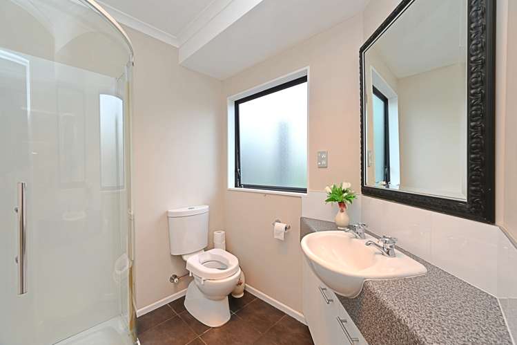 81 Kensington Drive Taradale_12