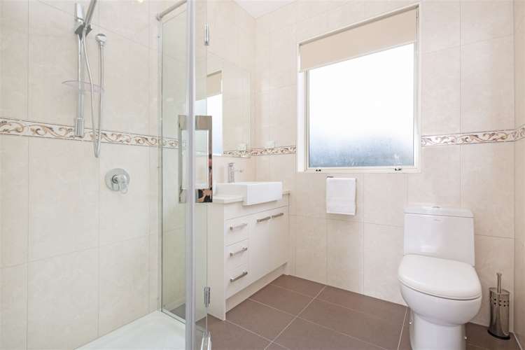 24 Kestev Drive Flat Bush_11