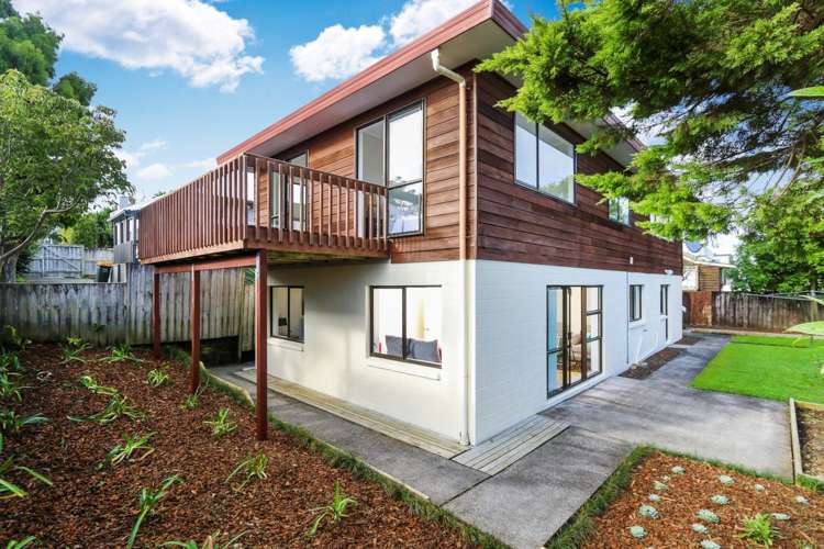 2/127 Moore Street Howick_17