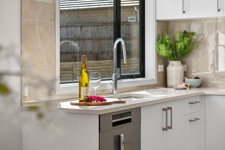 2/10 Ekara Road Flagstaff_13