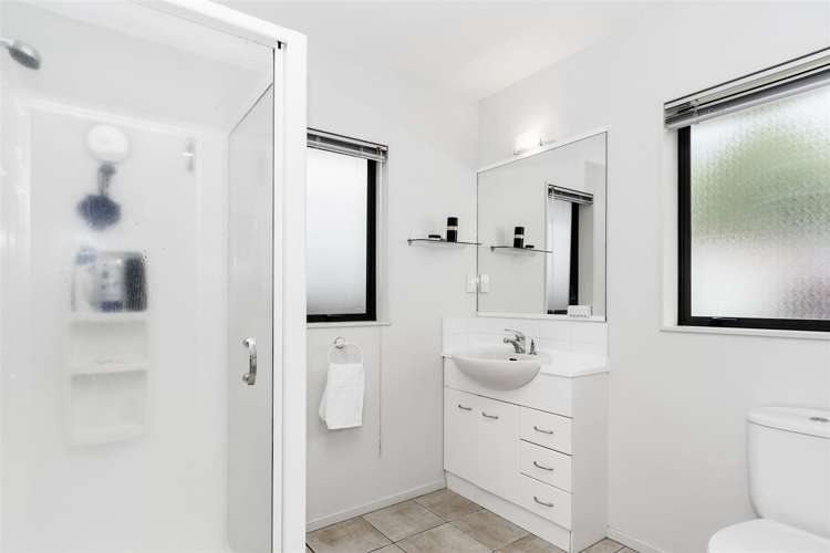 77 Acornia Close Ohauiti_12