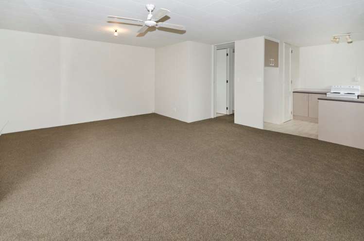 2/88c Kelvin Road Papakura_6