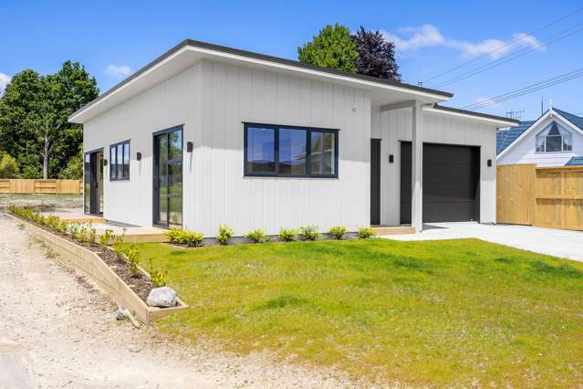 Stunning New Town House in Rainbow Point