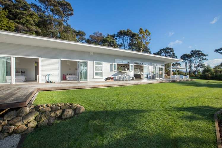 11 Beach Street Sandspit_11