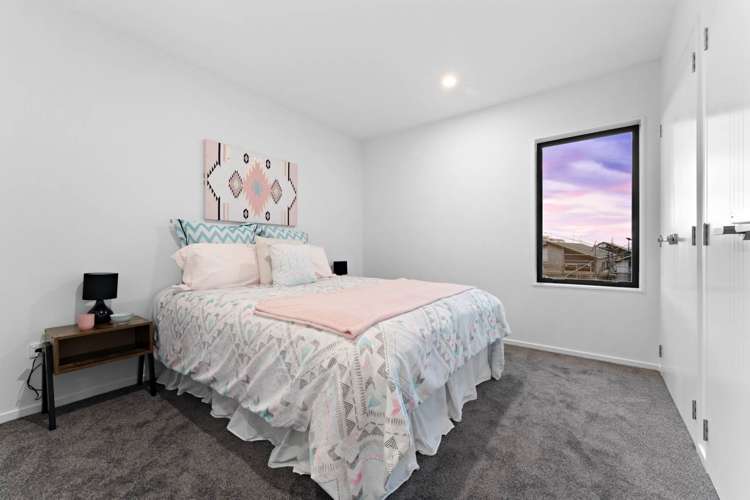 5 Taiororua Avenue Massey_13