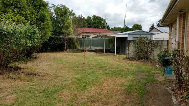 98 Albert Street Hamilton East_14