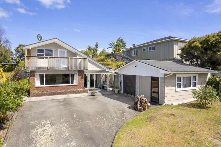 18 Robert Mckeen Street Otaki Beach_0