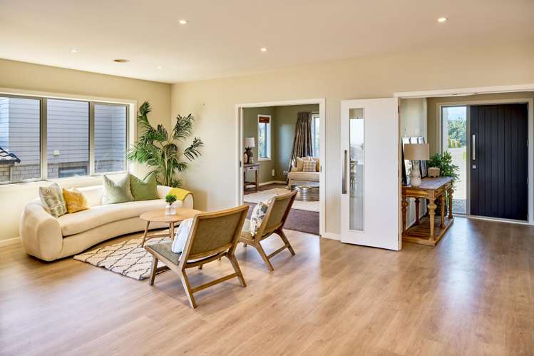 107 Endeavour Drive Whitby_5