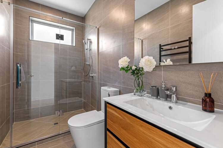 102 Waiwai Drive Wainui_12