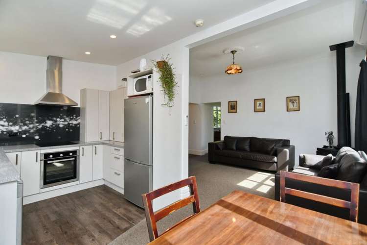 98 Hargood Street Woolston_5