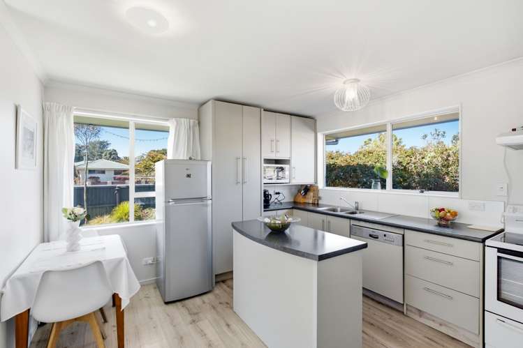 6A Takapu Place Bromley_3