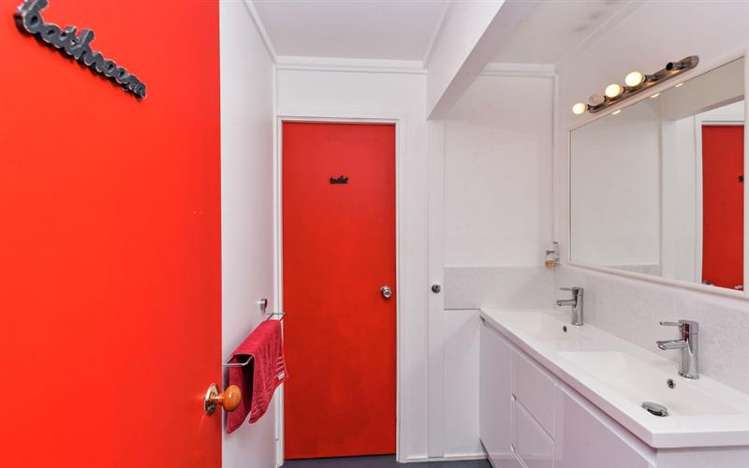 1/305 East Coast Road Mairangi Bay_2