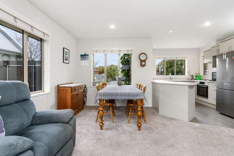 14 Weston Way_5