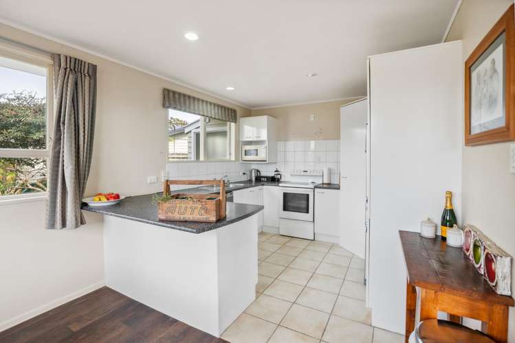 37 Michael Road Paraparaumu Beach_4