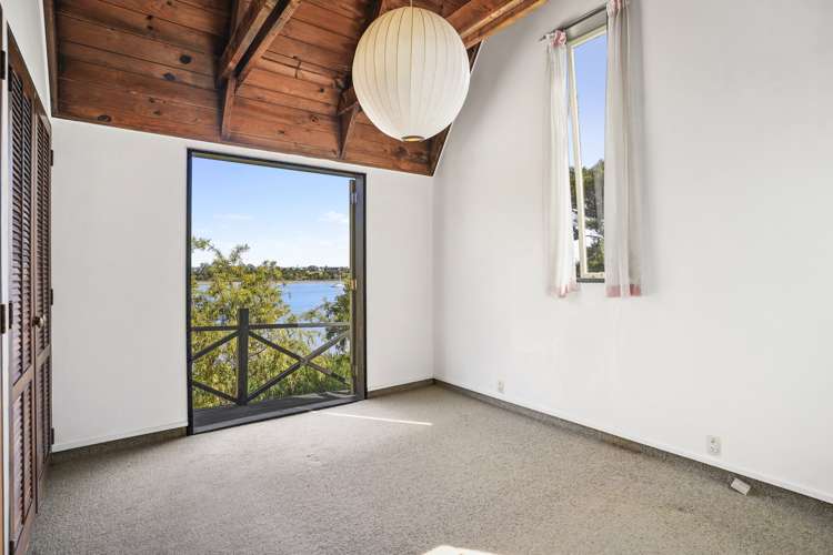 2/11 Amelia Place Beach Haven_18