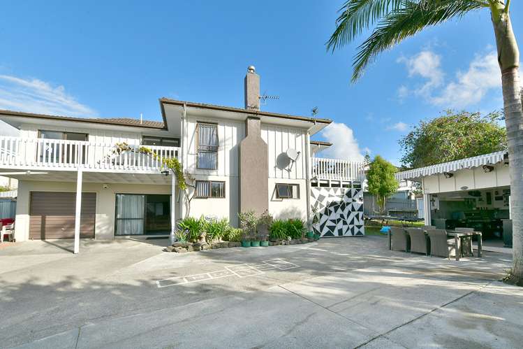 2 Adam Sunde Place Glen Eden_12