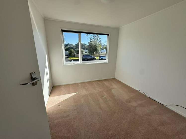 80 Riverpark Crescent 11401_9