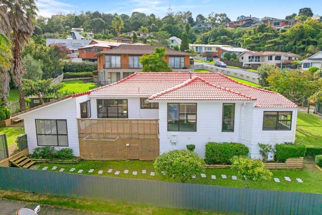 657m² Freehold, Harbour Views & Real Potential