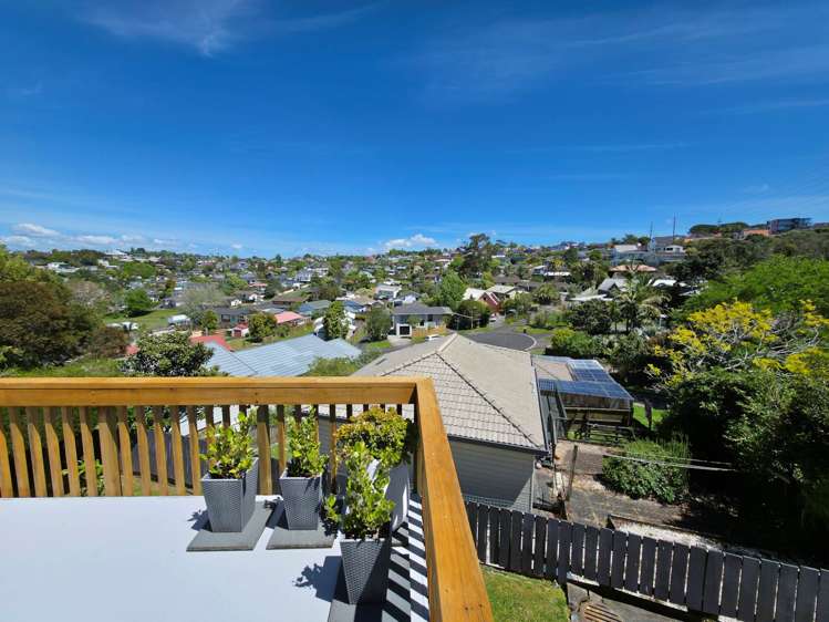 2/84 Totaravale Drive Totara Vale_13