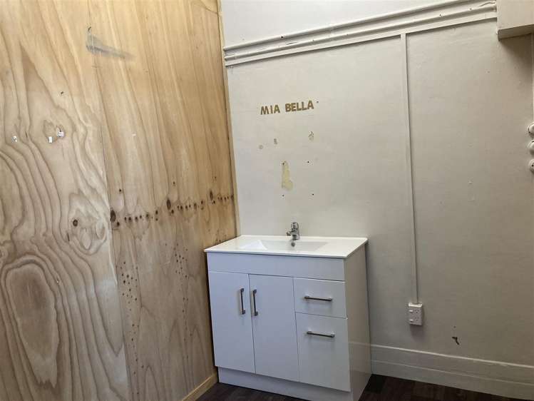 2 and 2A Adelaide Road Mt Cook_14