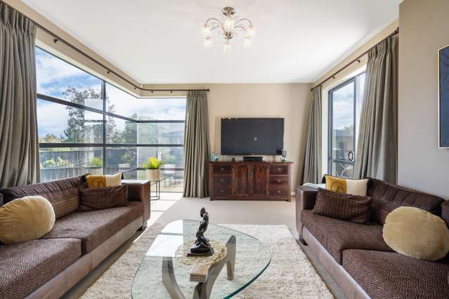 33 Pine Harbour Parade Beachlands_1