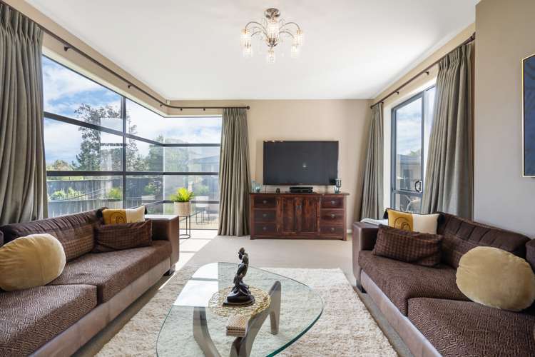 33 Pine Harbour Parade Beachlands_1