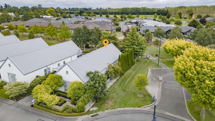 15 Famille Close Yaldhurst_27