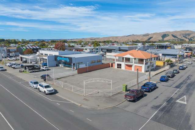 Prime Corner, Drive Through Potential