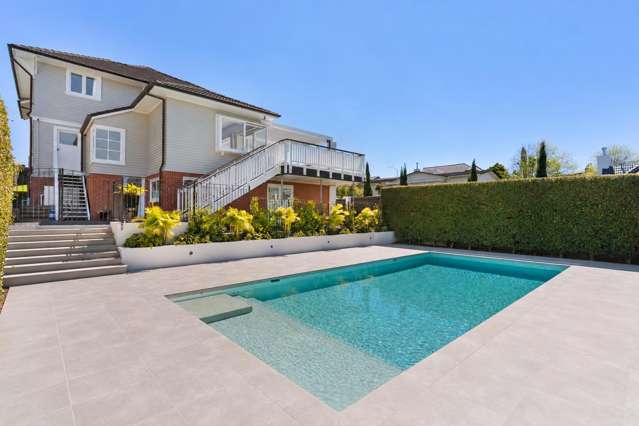 Refined Family Living on Prestigious Victoria Avenue